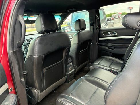 Used 2016 Ford Explorer XLT w/ Equipment Group 202A FWD image 19