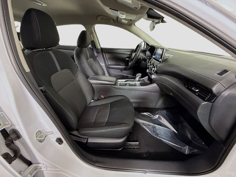 Used 2025 Nissan Sentra SV image 29