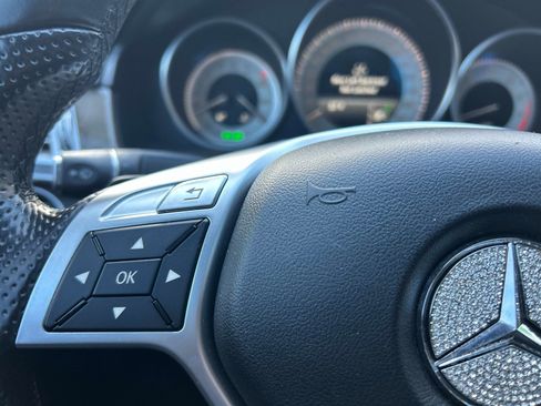 Used 2014 Mercedes-Benz E 350 4MATIC Sedan image 25