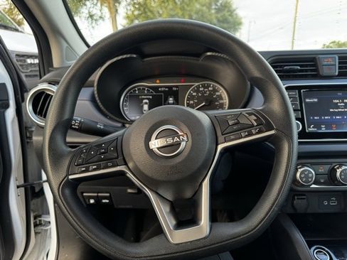 Used 2023 Nissan Versa SV image 30