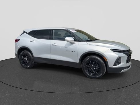 Used 2021 Chevrolet Blazer LT w/ LPO, Black Accent Package AWD/4WD image 2
