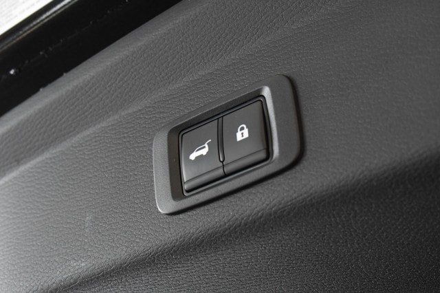 Used 2025 Mitsubishi Outlander SEL AWD/4WD image 19