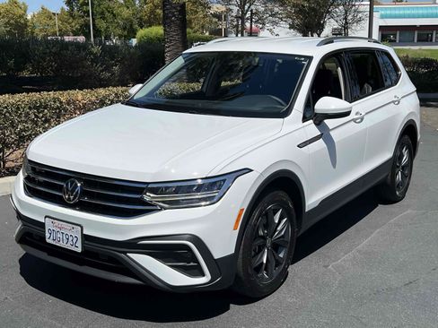 Used 2022 Volkswagen Tiguan SE FWD image 21