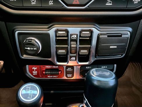 Used 2022 Jeep Wrangler Unlimited Rubicon w/ LED Lighting Group image 17