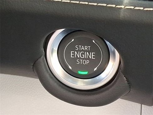 Used 2025 Chevrolet Suburban Premier image 21