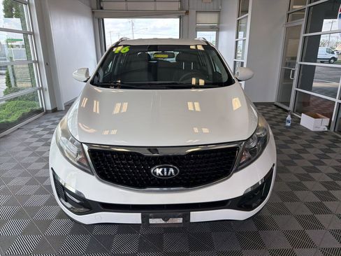 Used 2016 Kia Sportage LX w/ LX Popular Package image 2