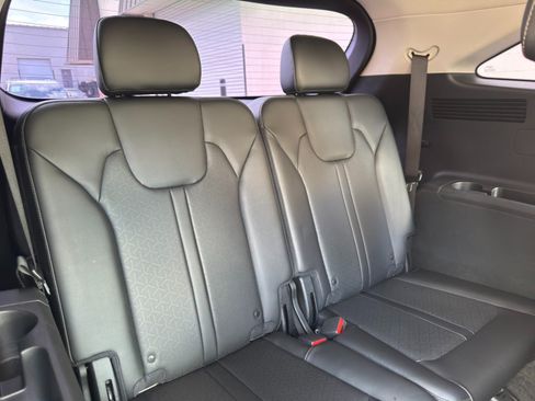 Used 2023 Kia Sorento S FWD image 36