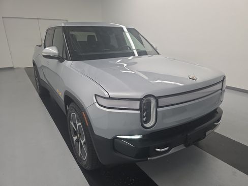 Used 2022 Rivian R1T Adventure AWD/4WD image 7