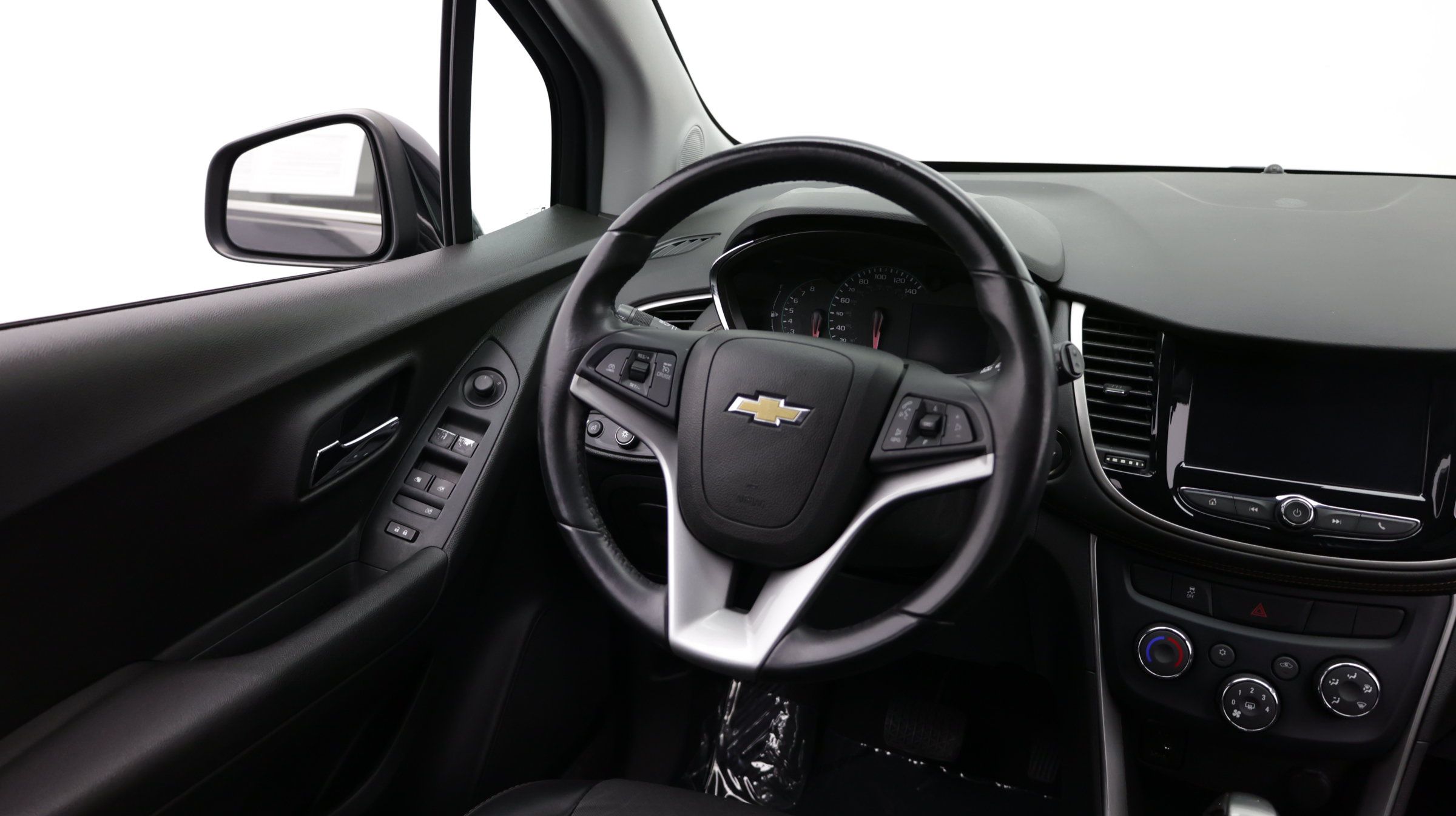 Used 2018 Chevrolet Trax LT w/ LT Convenience Package FWD image 27