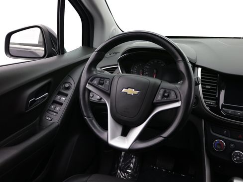 Used 2018 Chevrolet Trax LT w/ LT Convenience Package FWD image 27