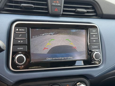 Used 2025 Nissan Versa SV image 17