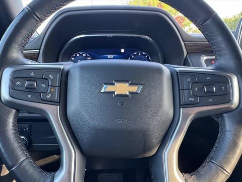 Used 2022 Chevrolet Suburban Premier AWD/4WD image 22