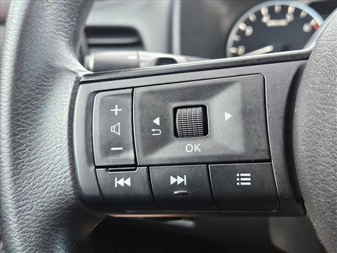 Used 2021 Nissan Rogue S FWD image 22