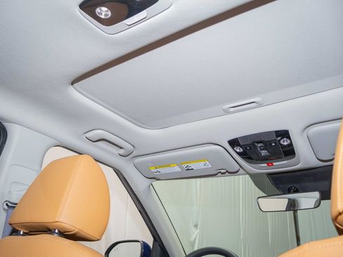 Used 2024 Kia Seltos EX image 18