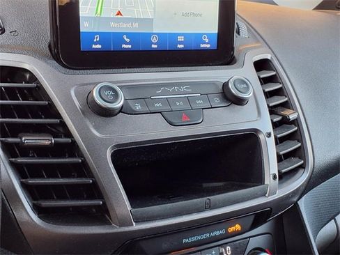 Used 2022 Ford Transit Connect XLT image 15