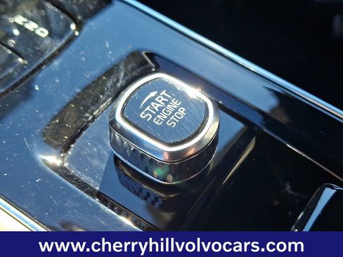 Certified 2025 Volvo XC90 B5 Plus image 25