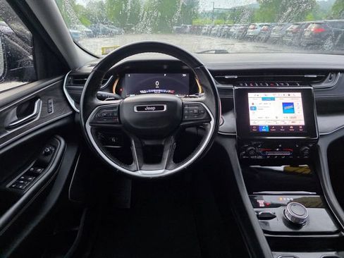 Used 2022 Jeep Grand Cherokee L Limited AWD/4WD image 21
