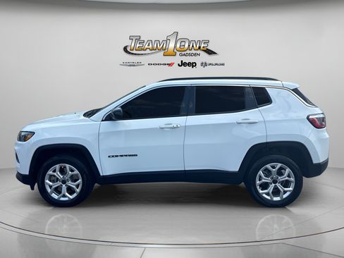 Used 2025 Jeep Compass Latitude AWD/4WD image 5