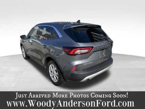 Used 2023 Ford Escape Active w/ Cold Weather Package image 4