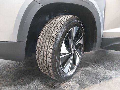 Used 2025 Volkswagen Taos SE AWD/4WD image 32