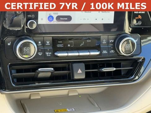 Used 2024 Toyota Highlander XLE AWD/4WD image 22