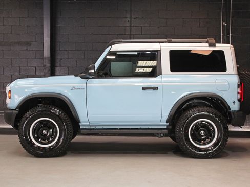 Used 2024 Ford Bronco Heritage Edition AWD/4WD image 3