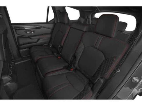 Used 2025 Honda Pilot Sport image 16