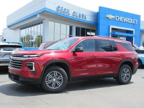 New 2025 Chevrolet Traverse LT w/ Enhanced Driving Package image 2