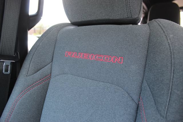 Used 2025 Jeep Wrangler Unlimited Rubicon w/ Convenience Group AWD/4WD image 23