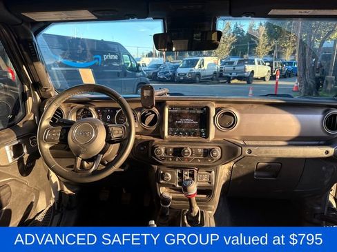 Used 2021 Jeep Gladiator Willys image 12