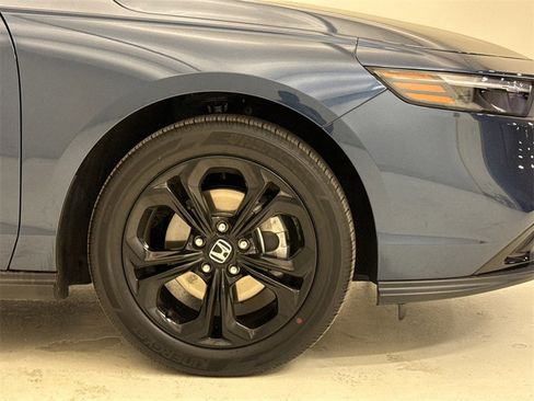 Certified 2025 Honda Accord SE image 6