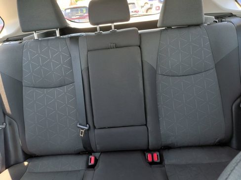 Used 2021 Toyota RAV4 XLE AWD/4WD image 8