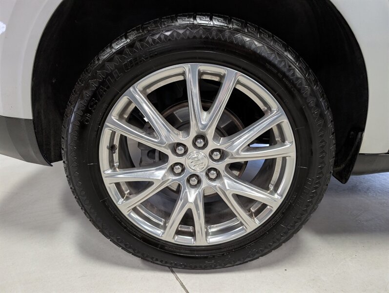 Used 2022 Buick Enclave Premium AWD/4WD image 13