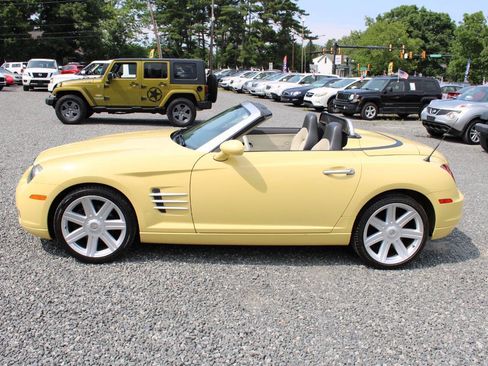 Used 2005 Chrysler Crossfire Limited RWD image 10