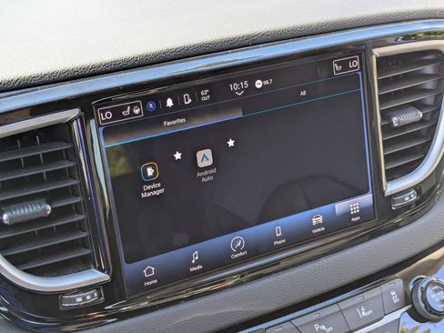Used 2023 Chrysler Pacifica Touring-L FWD image 18