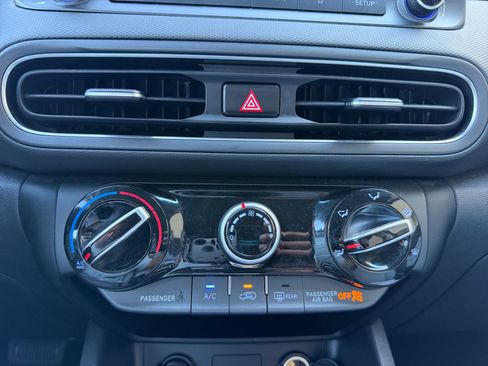 Used 2023 Hyundai Kona SEL FWD image 11