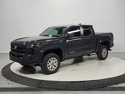 Used 2024 Toyota Tacoma SR5 AWD/4WD image 3