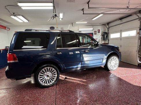 Used 2015 Lincoln Navigator 4WD image 3