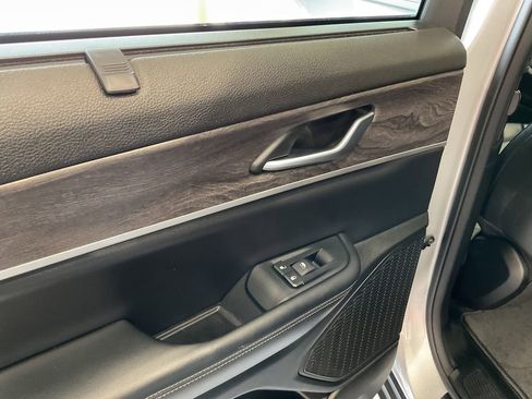 Used 2024 Jeep Grand Cherokee L Limited w/ Luxury Tech Group II image 39