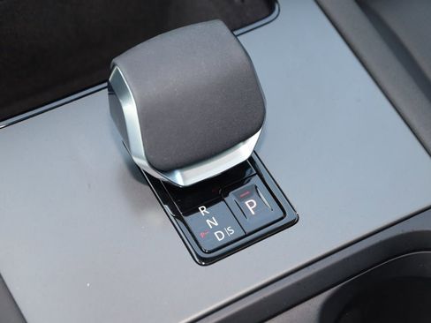 Used 2024 Land Rover Discovery Sport S image 7