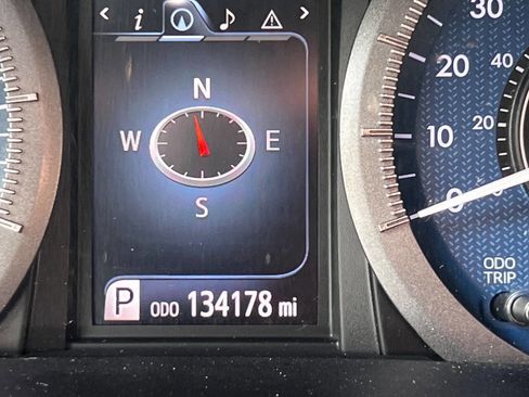 Used 2017 Toyota Sienna XLE Premium image 22