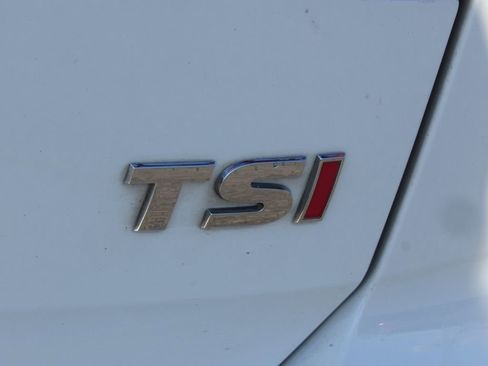 Used 2017 Volkswagen Golf S image 8