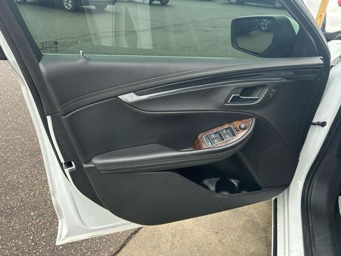 Used 2014 Chevrolet Impala LT FWD image 14