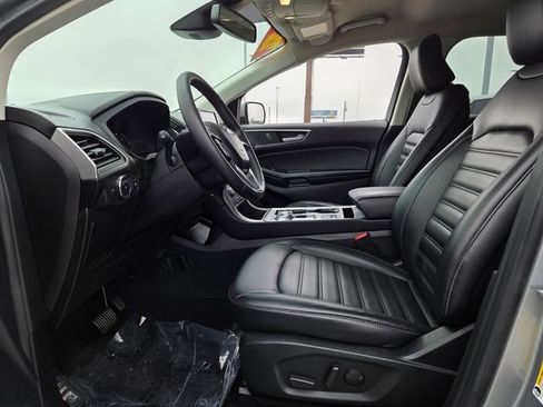 Used 2022 Ford Edge SEL w/ Convenience Package image 4