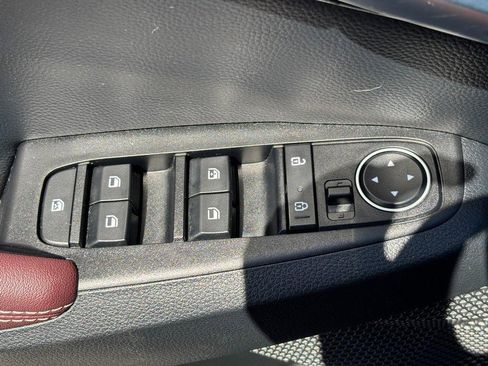 Used 2023 Kia Seltos SX w/ SX Sunroof Package image 24