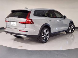 New 2026 Volvo V60 B5 Cross Country Plus w/ Protection Package Premier video 2
