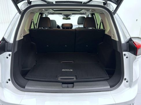 New 2026 Nissan Rogue Platinum image 9