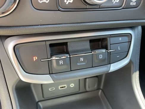 Used 2024 GMC Terrain SLE w/ Driver Convenience Package AWD/4WD image 19