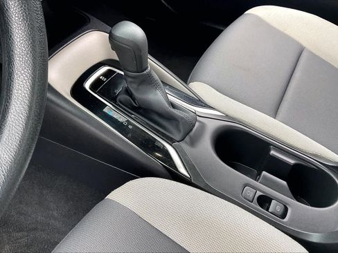 Used 2025 Toyota Corolla LE image 18