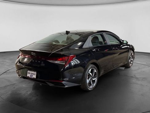 Used 2023 Hyundai Elantra SEL w/ Convenience Package FWD image 5